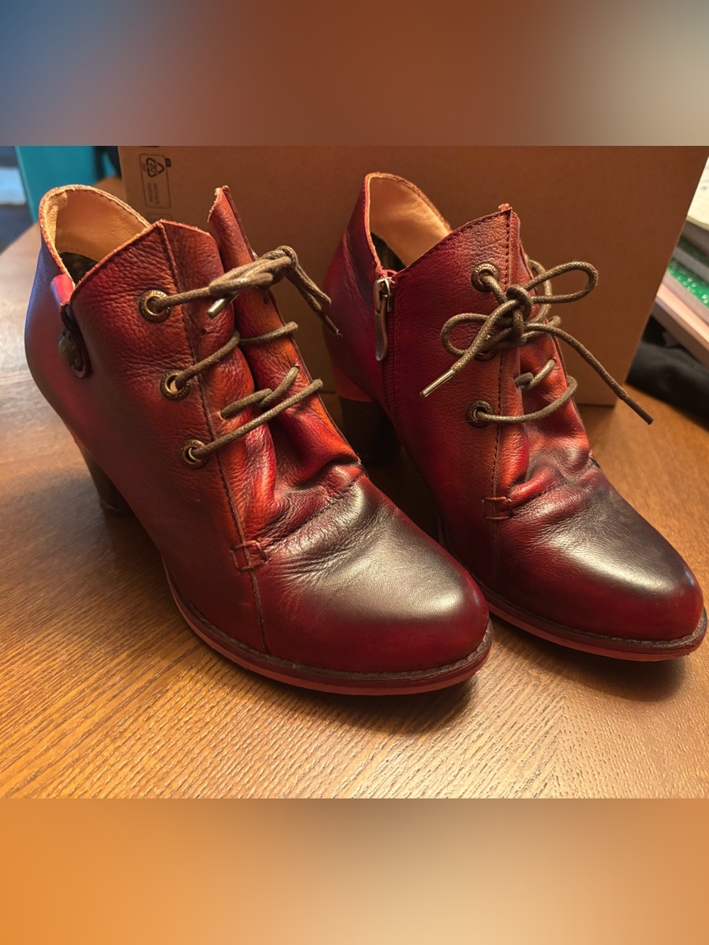 L’Artiste Juliane lace-up ankle boot